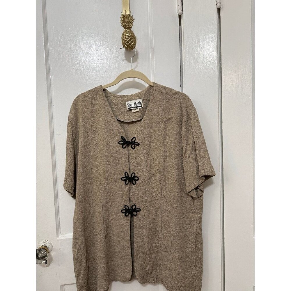 Sheri Martin New York Taupe Textured Short Sleeve Blouse